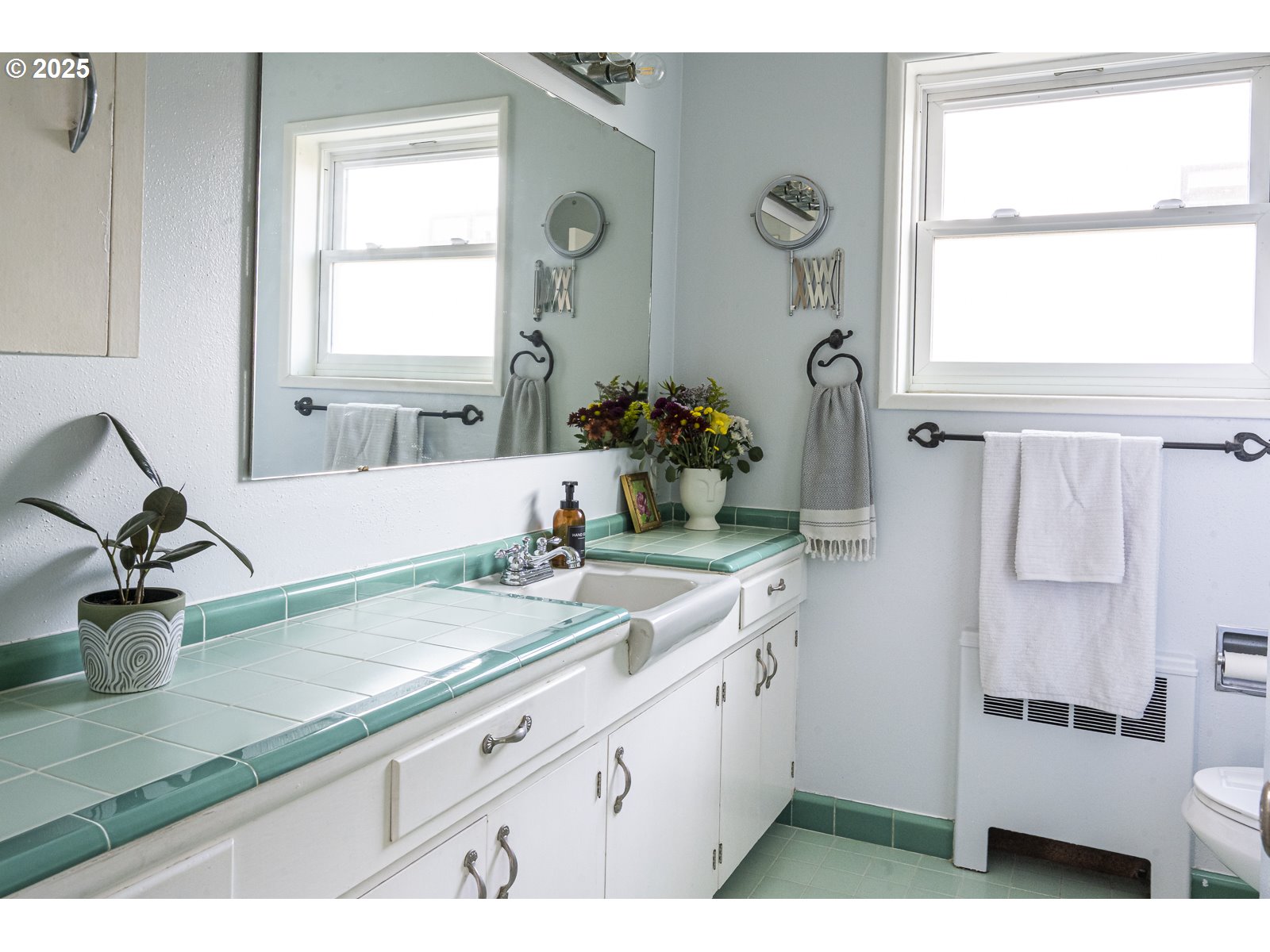 2355 Southwest Cedar Street, Unit 9 Portland, OR 97205 - Photo 29 of 42