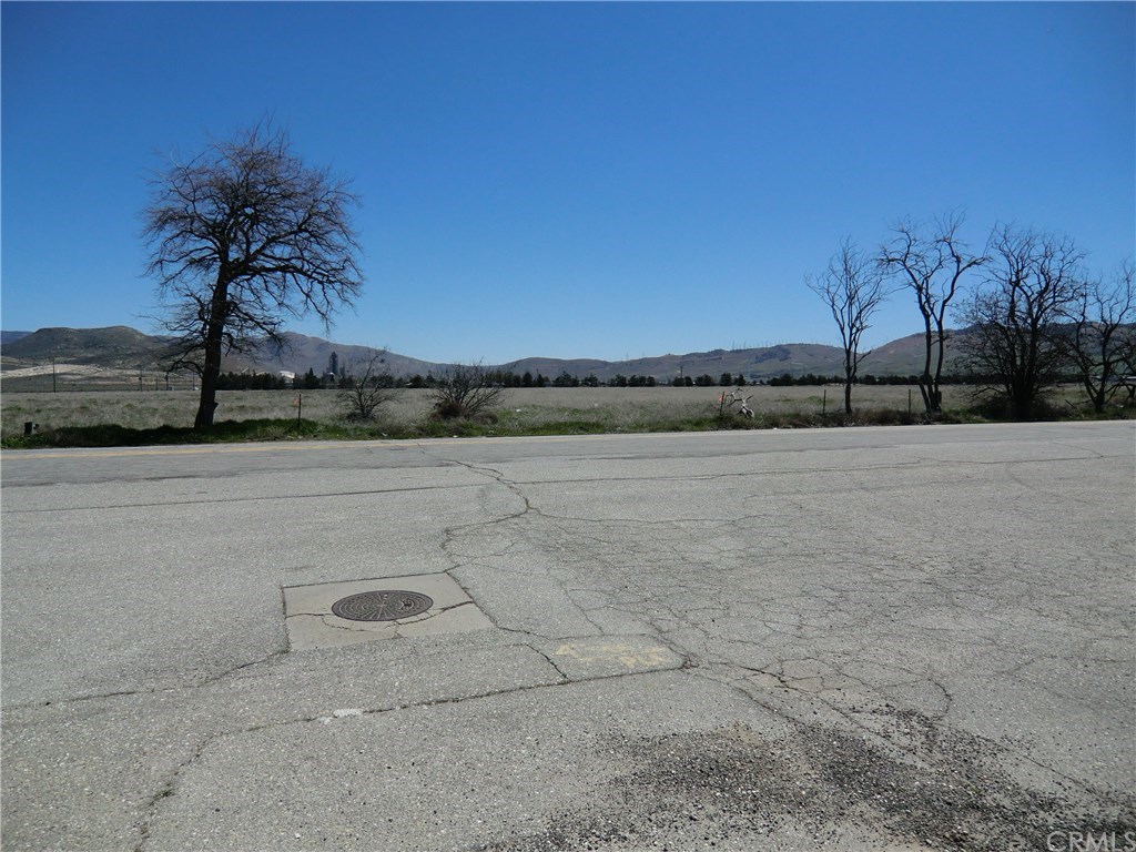 A Tehachapi Willow Springs Road Tehachapi, CA 93561 - Photo 1 of 27