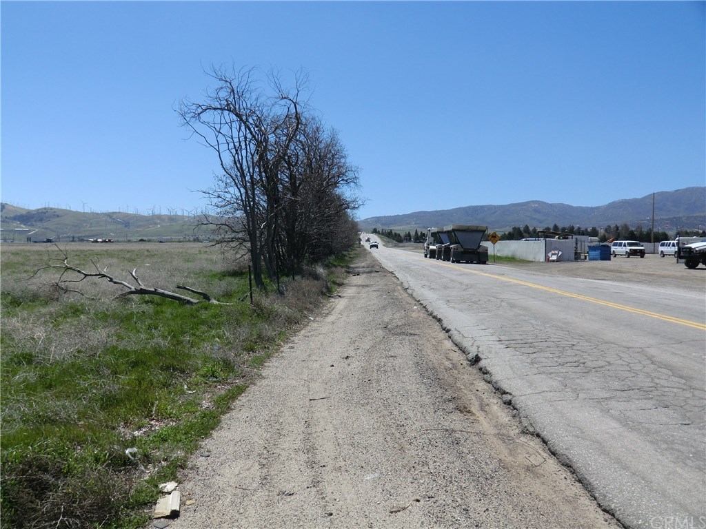 A Tehachapi Willow Springs Road Tehachapi, CA 93561 - Photo 2 of 27