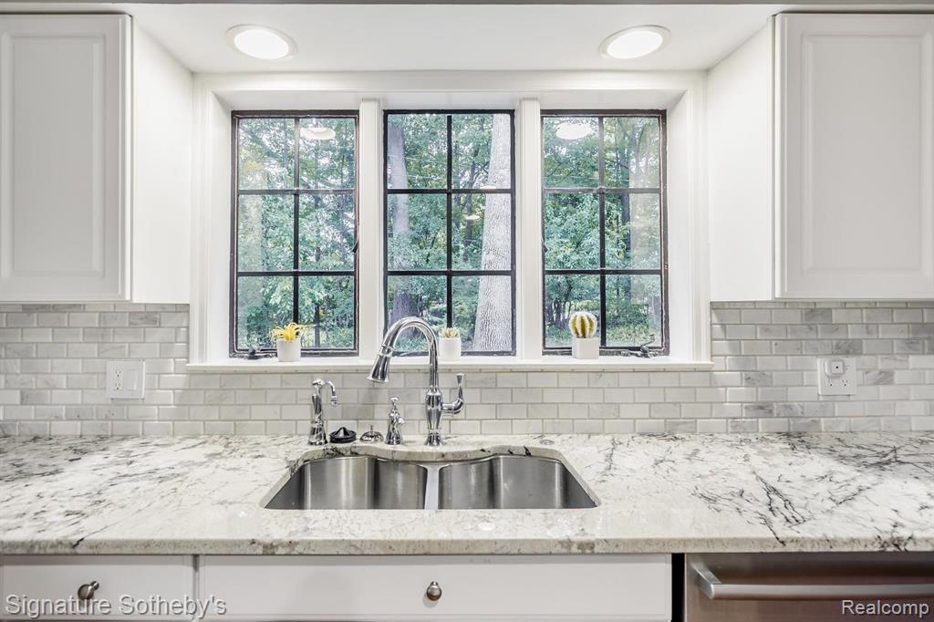 920 East Long Lake Road Bloomfield Hills, MI 48304 - Photo 11 of 47