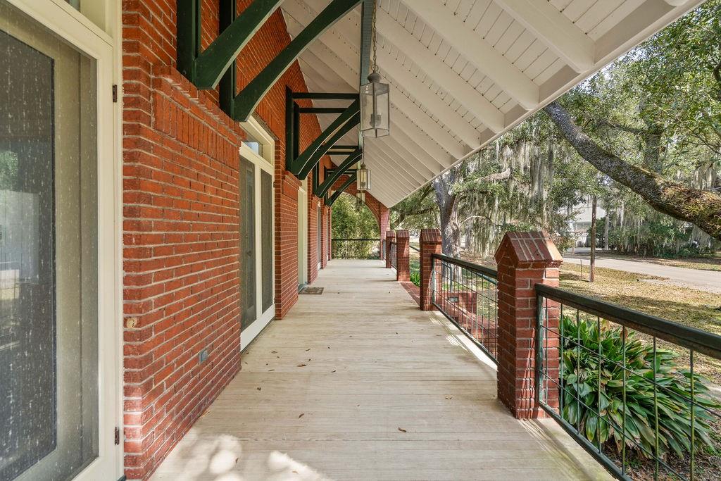 240 Lafayette Street Mandeville, LA 70448 - Photo 4 of 34