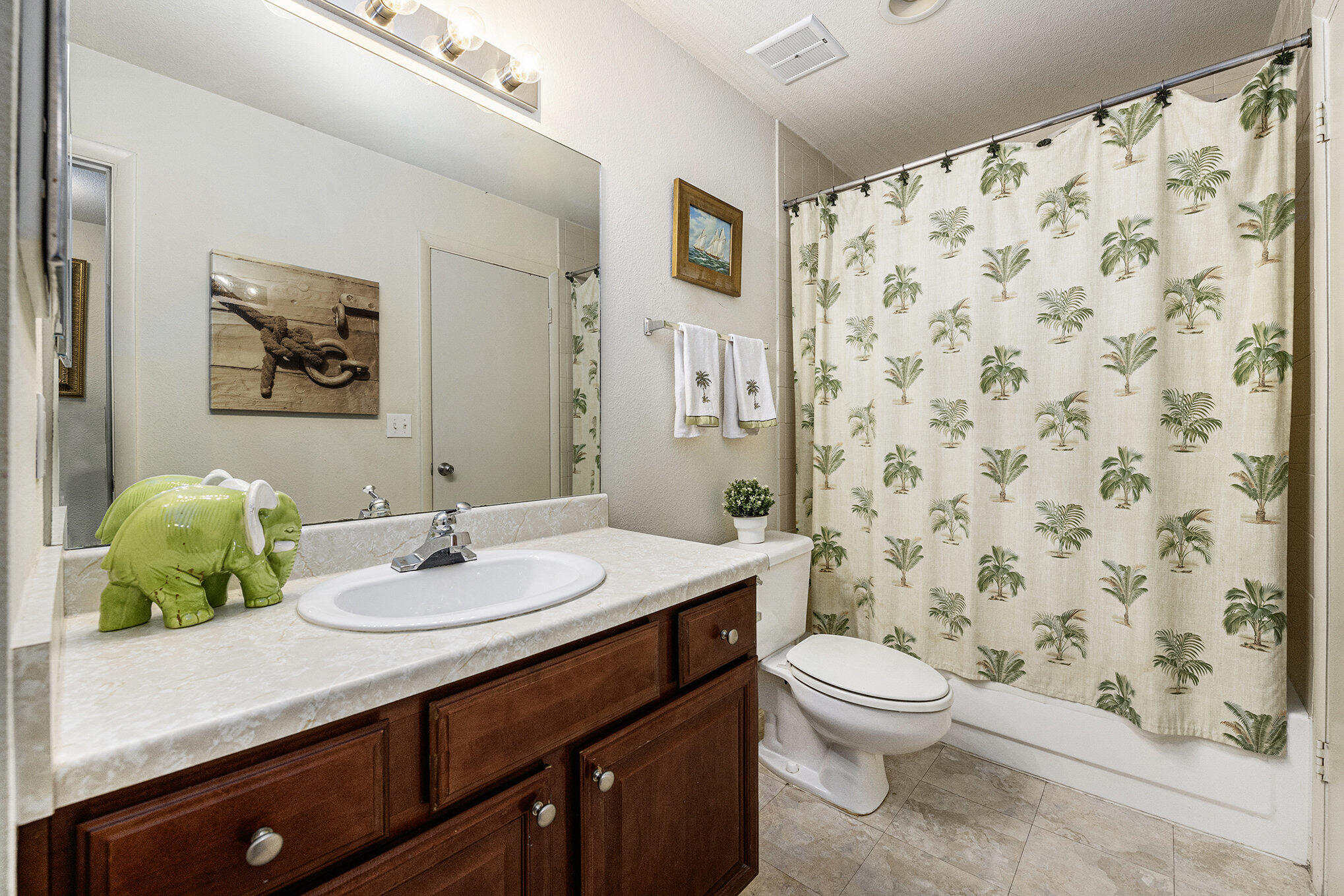 1481 Center Street, Unit 2004 Mount Pleasant, SC 29464 - Photo 11 of 14 012_file_789