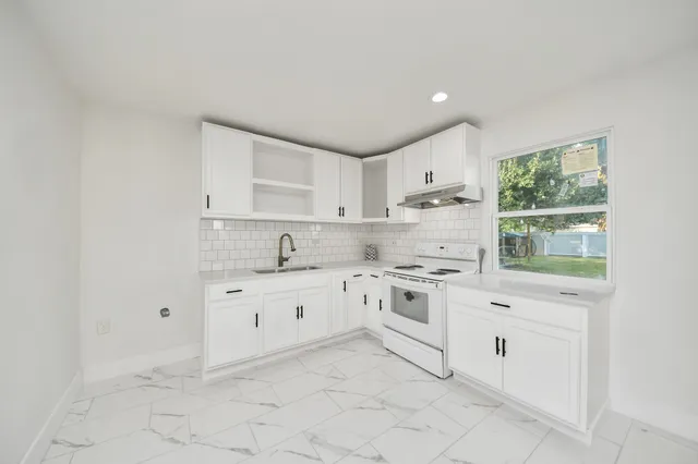 $214,999 | 2926 Knotty Oaks Trail, Houston, TX 77045