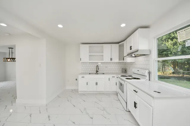 $214,999 | 2926 Knotty Oaks Trail, Houston, TX 77045