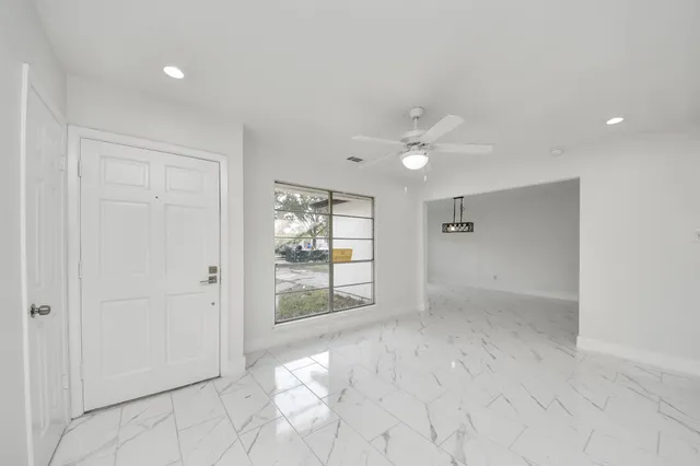 $214,999 | 2926 Knotty Oaks Trail, Houston, TX 77045