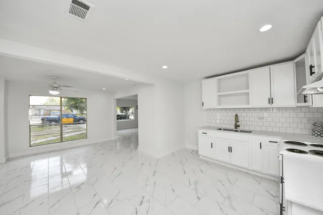 $214,999 | 2926 Knotty Oaks Trail, Houston, TX 77045