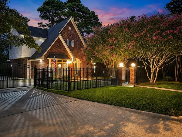 $450,000 | 13514 Sleepy Lane, Tomball, TX 77375