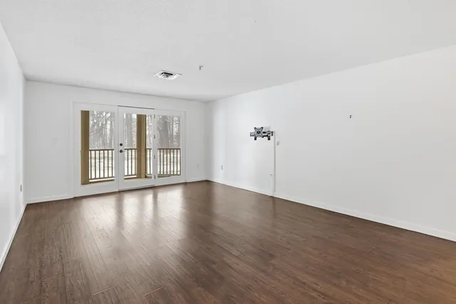 $330,000 | 3 Mayfair Lane, Unit 108, Nashua, NH 03063