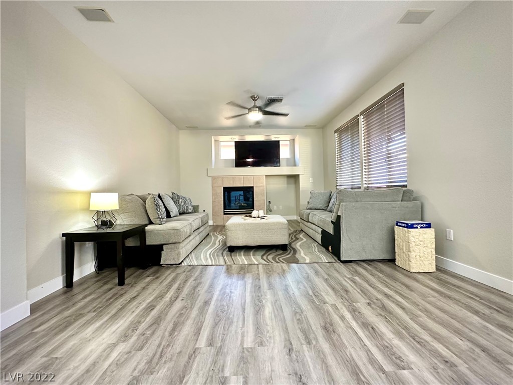 9604 Windom Point Avenue Las Vegas, NV 89129 - Photo 6 of 35