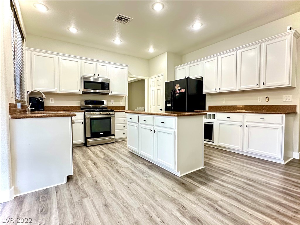 9604 Windom Point Avenue Las Vegas, NV 89129 - Photo 7 of 35