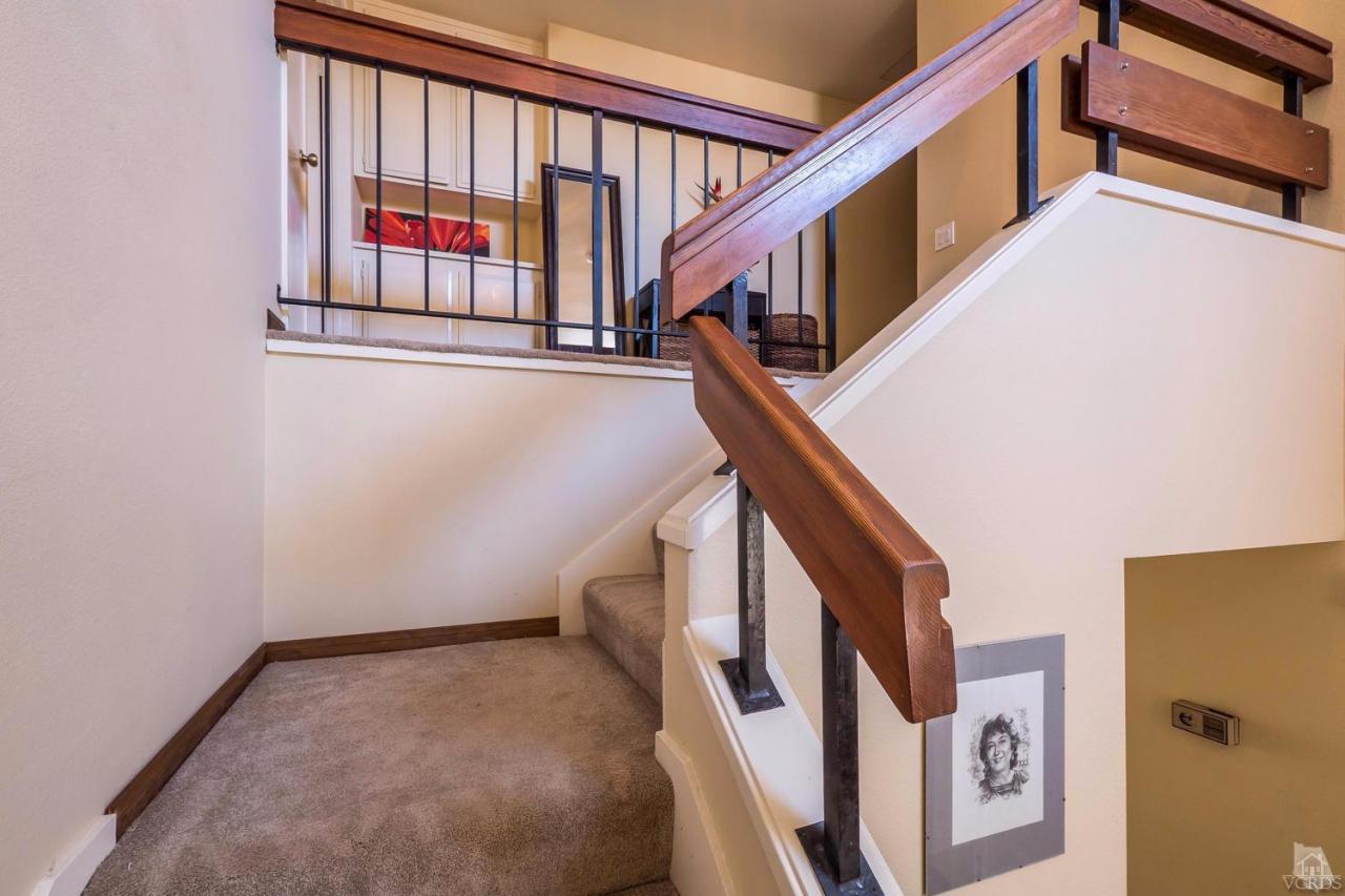 11529 East Buttercreek Road Moorpark, CA 93021 - Photo 20 of 36 a view of an entryway