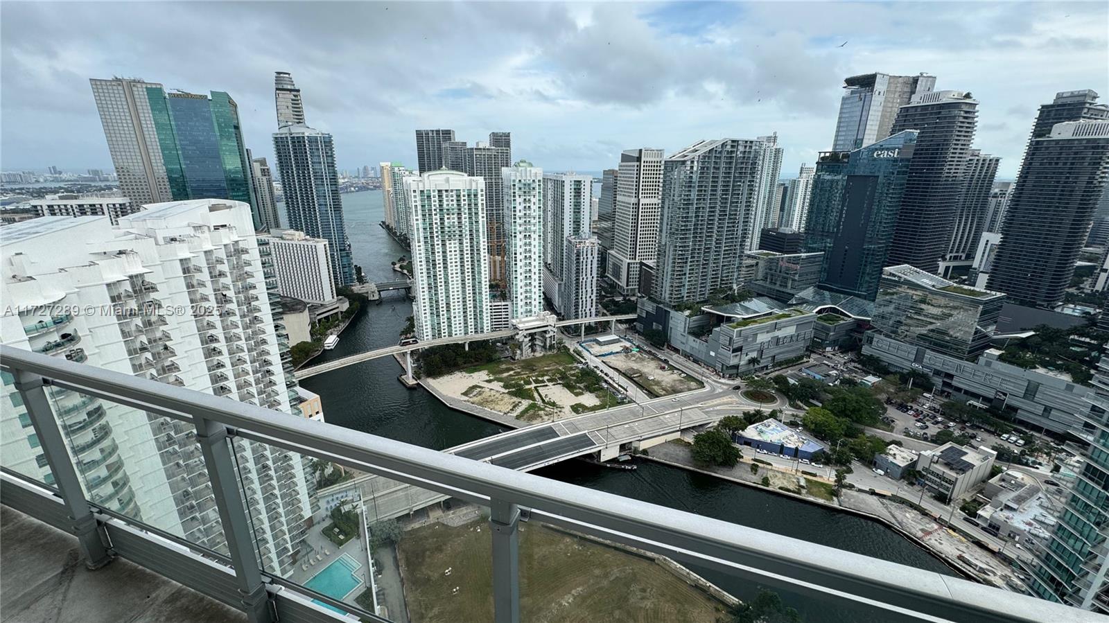 90 Southwest 3rd Street, Unit PH17 Miami, FL 33130 - Photo 18 of 64