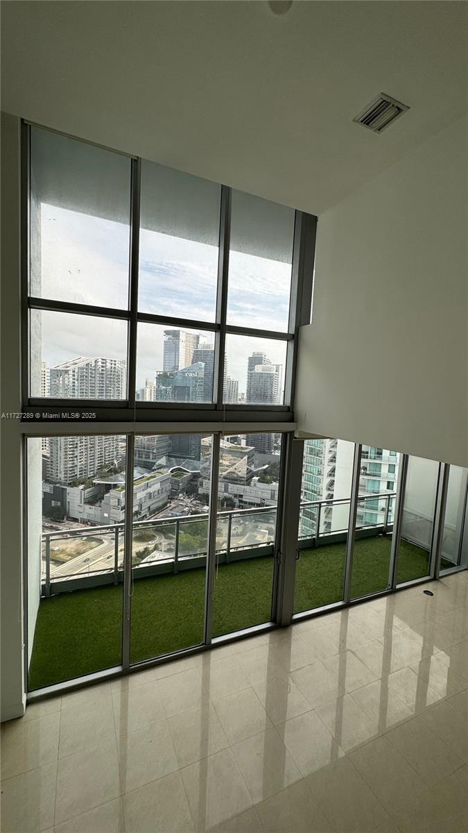 90 Southwest 3rd Street, Unit PH17 Miami, FL 33130 - Photo 2 of 64