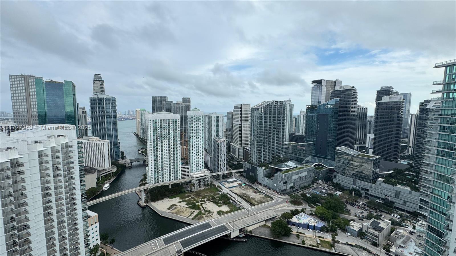 90 Southwest 3rd Street, Unit PH17 Miami, FL 33130 - Photo 5 of 64