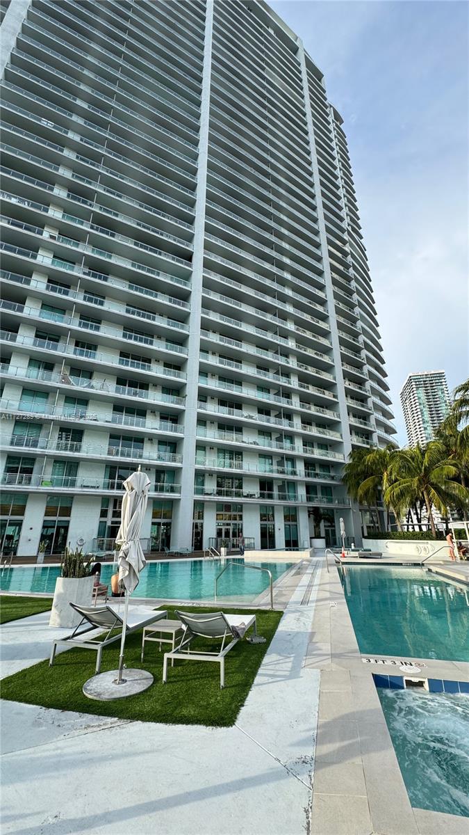 90 Southwest 3rd Street, Unit PH17 Miami, FL 33130 - Photo 62 of 64 FROM POOL