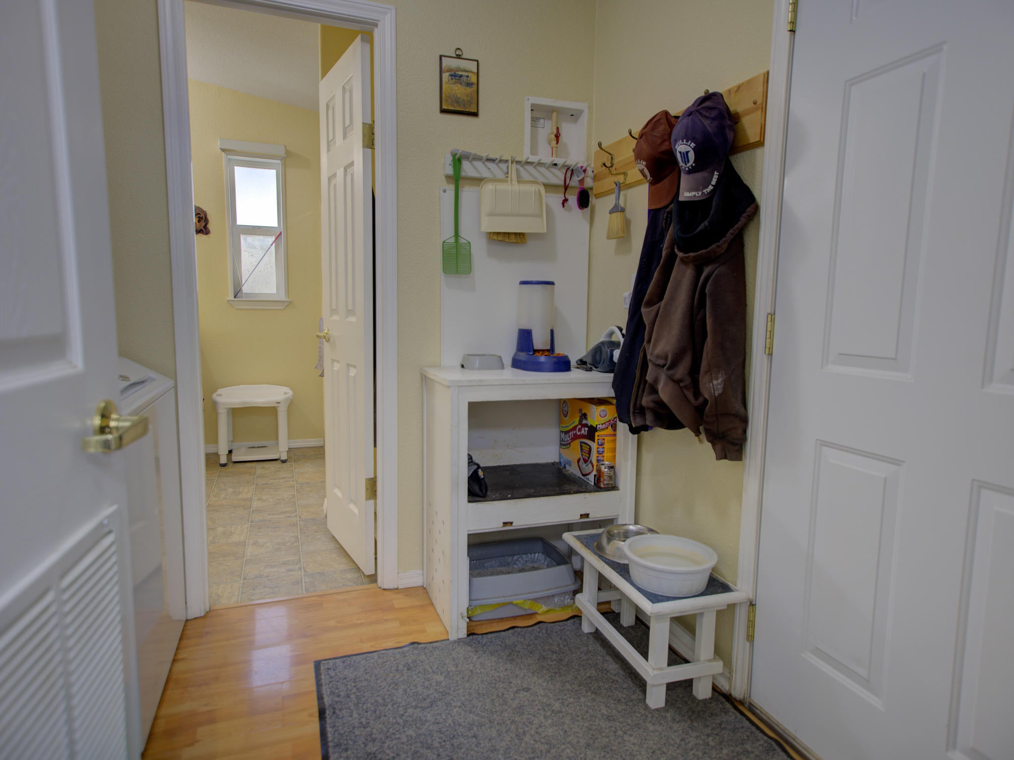 53381 Andrews Road La Pine, OR 97739 - Photo 11 of 31 Laundry/mud room
