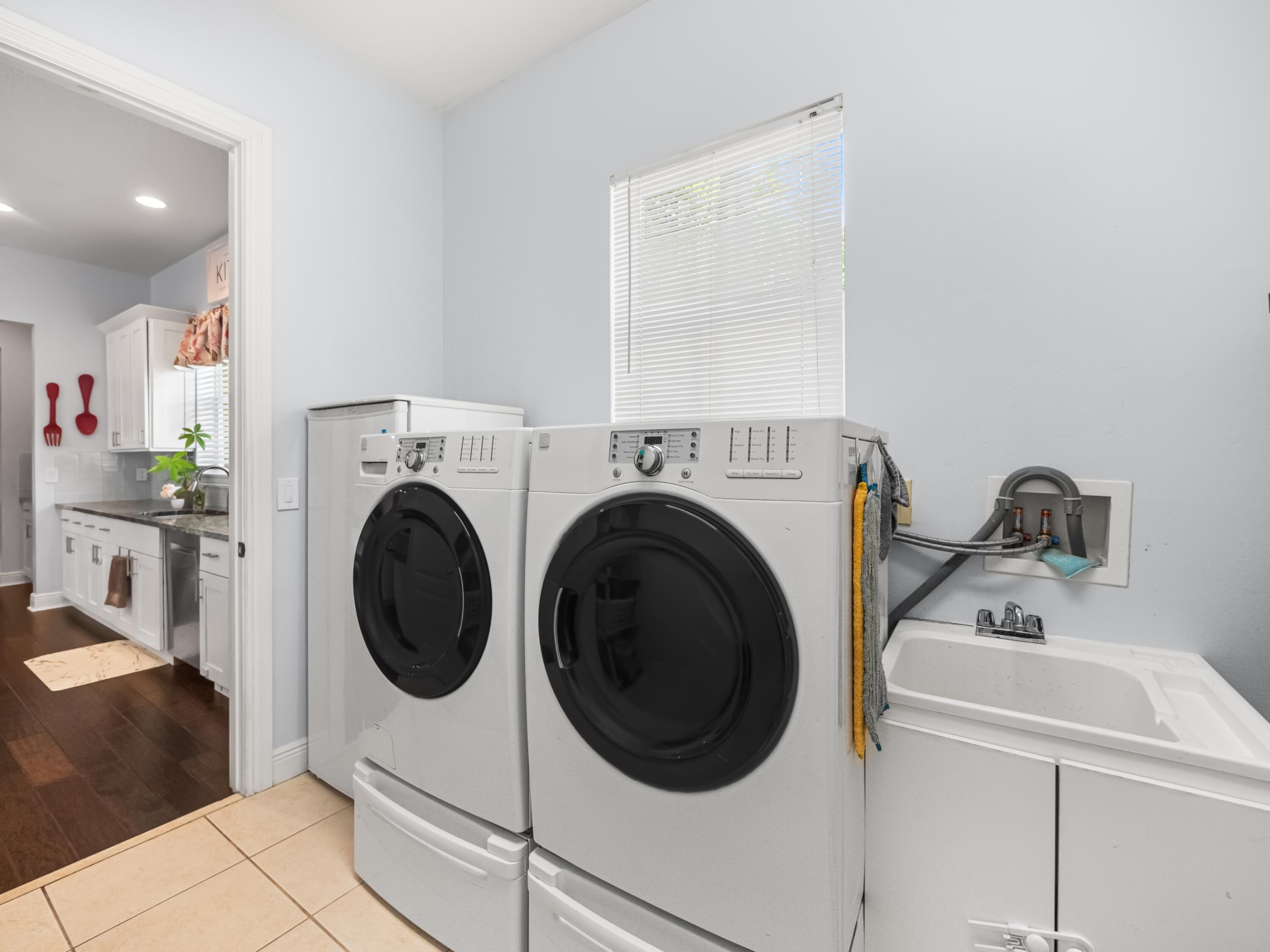 137 Inkberry Drive Jupiter, FL 33458 - Photo 22 of 39 Utility Room