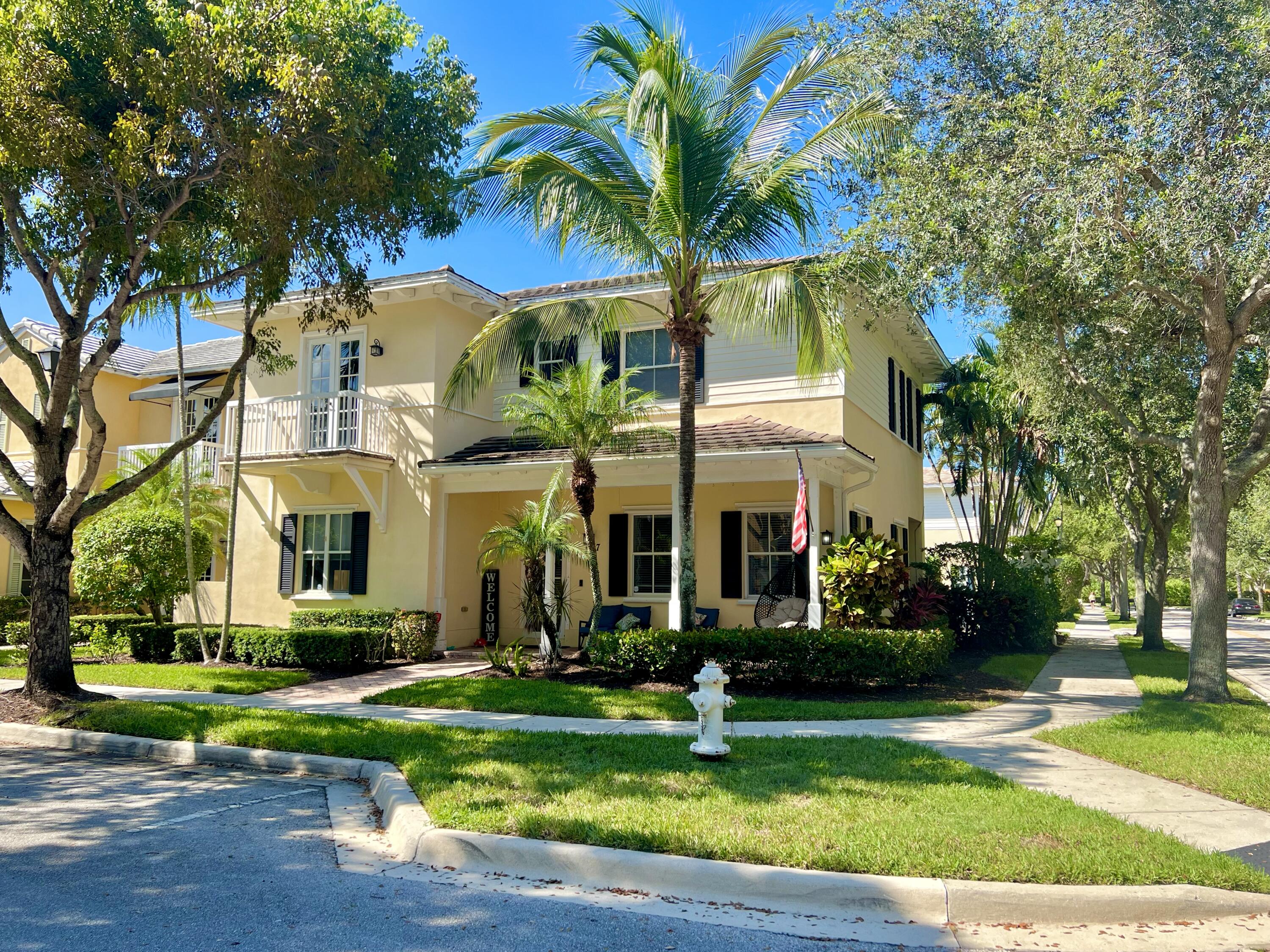 137 Inkberry Drive Jupiter, FL 33458 - Photo 35 of 39 Front