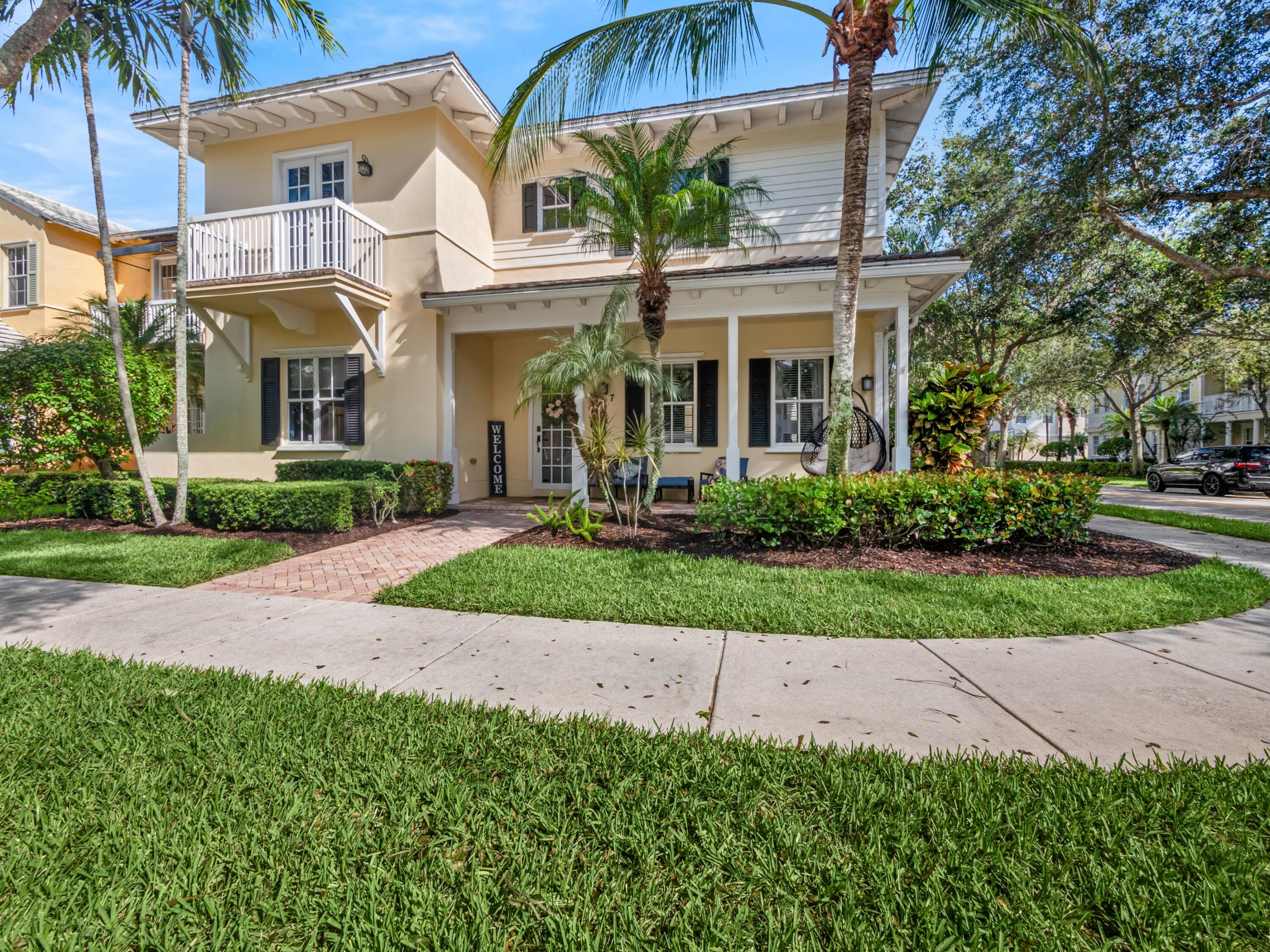 137 Inkberry Drive Jupiter, FL 33458 - Photo 36 of 39 Front