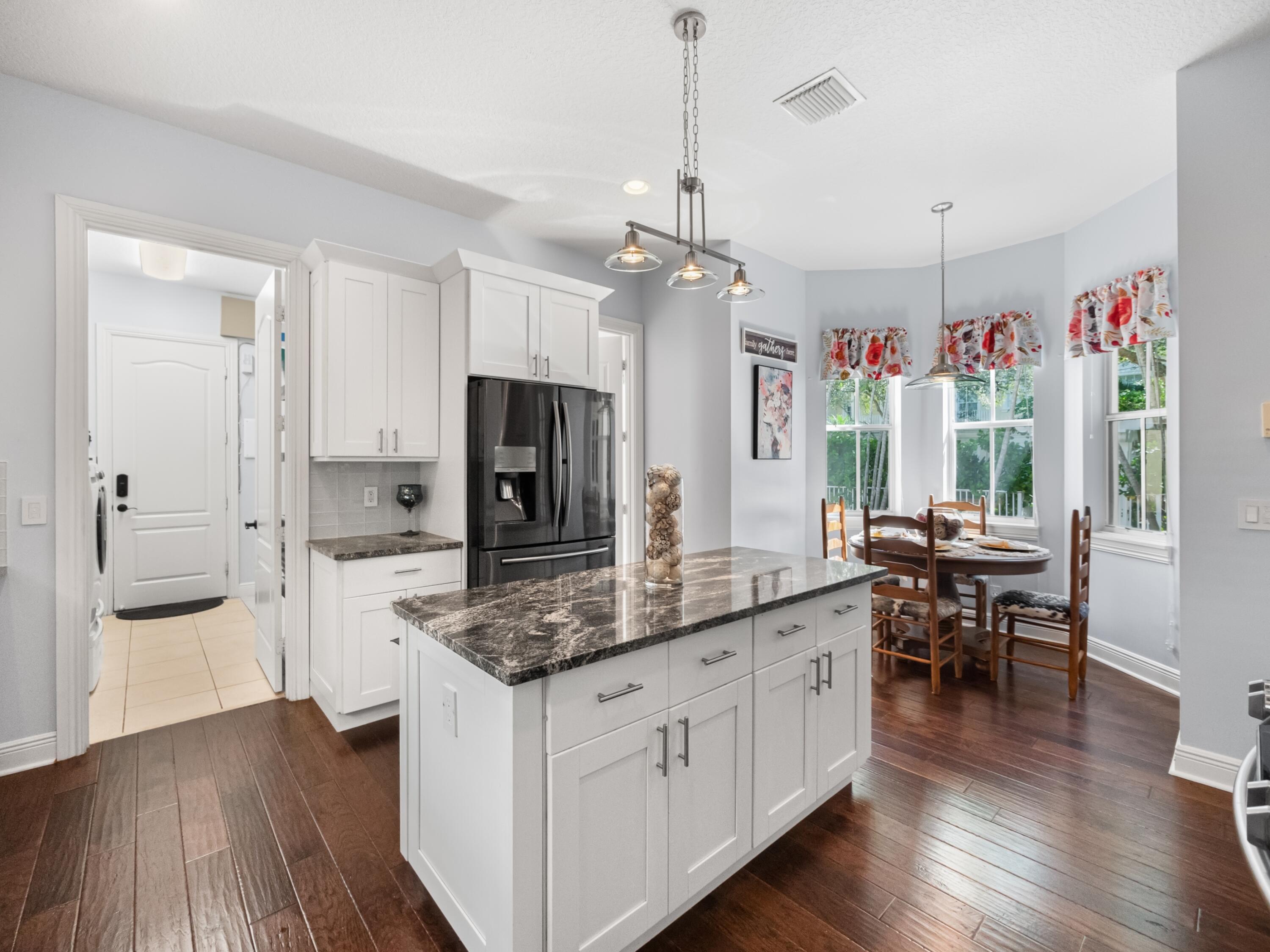 137 Inkberry Drive Jupiter, FL 33458 - Photo 8 of 39 Kitchen