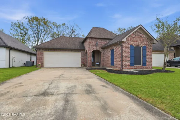 $240,000 | 301 Tealbrook Drive, Scott, LA 70583