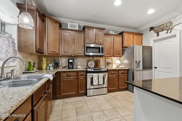 $240,000 | 301 Tealbrook Drive, Scott, LA 70583