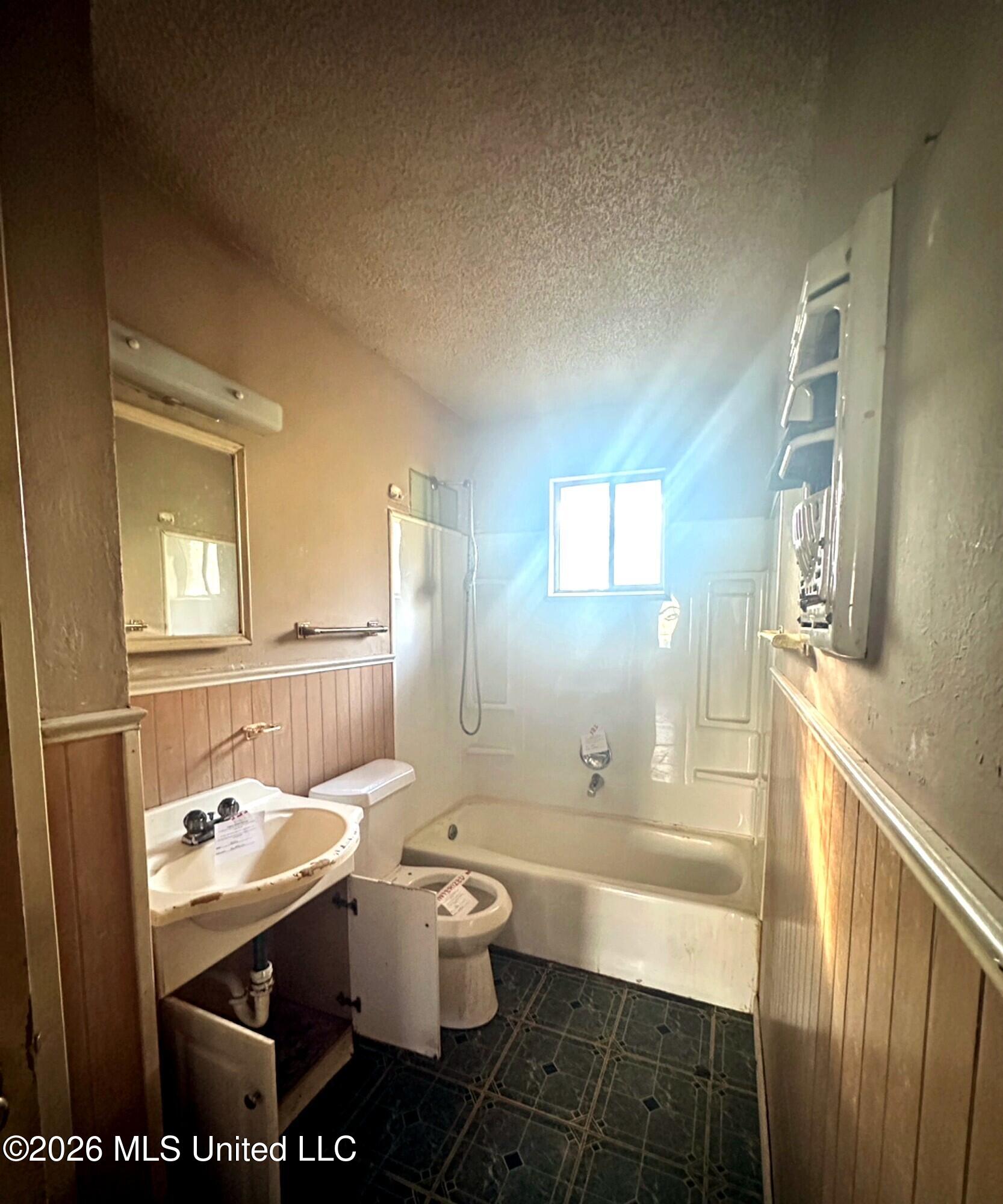 124 Cliff Mitchell Road Picayune, MS 39466 - Photo 8 of 12 06_Bathroom_Wide