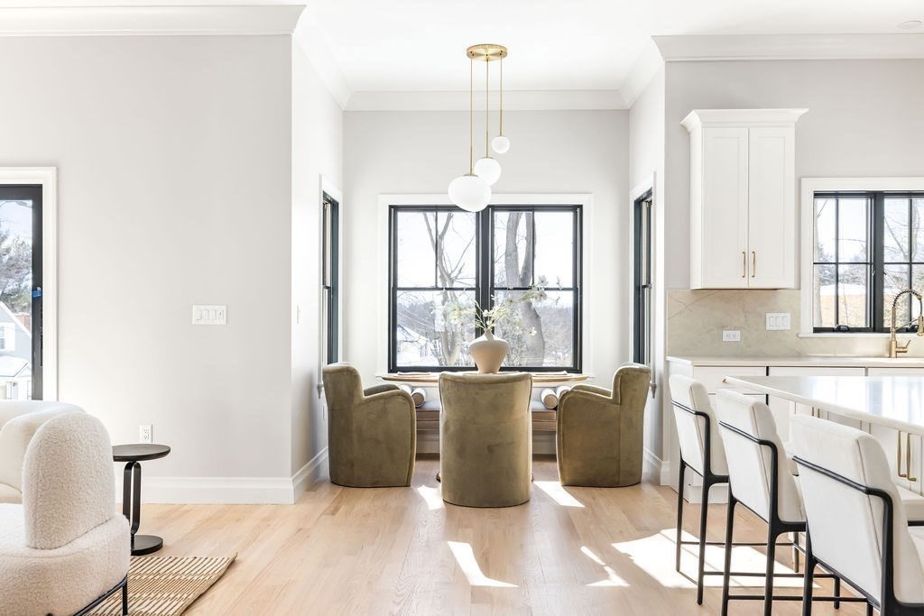 105 Adams Avenue Newton, MA 02465 - Photo 4 of 38