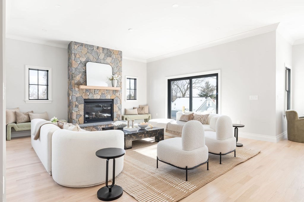 105 Adams Avenue Newton, MA 02465 - Photo 6 of 38