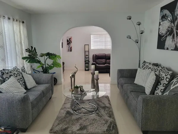 $4,000 | 8245 Southwest 43rd Street, Miami, FL 33155