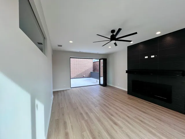 $7,800 | 1039 West Belmont Avenue, Unit 4, Chicago, IL 60657