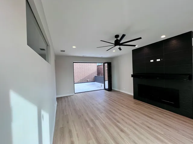 $7,800 | 1039 West Belmont Avenue, Unit 4, Chicago, IL 60657