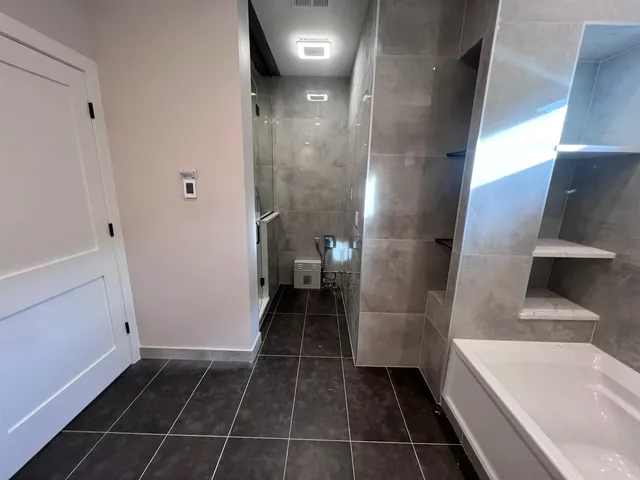 $7,800 | 1039 West Belmont Avenue, Unit 4, Chicago, IL 60657