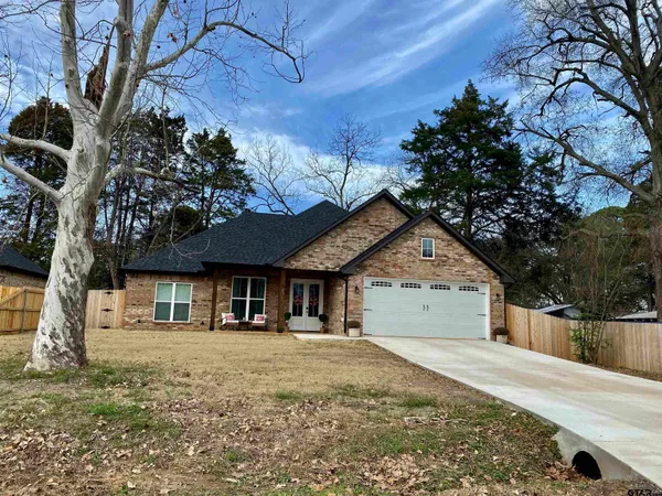 $325,000 | 702 Davis Avenue, Quitman, TX 75783