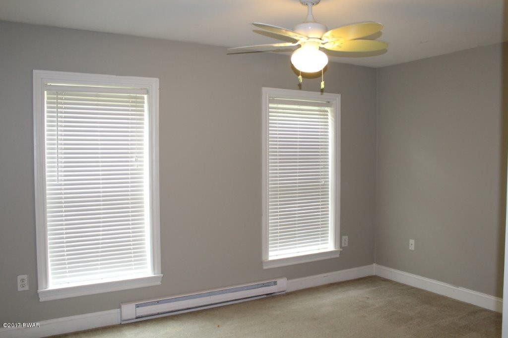 129 Oak Hill Road Hawley, PA 18428 - Photo 18 of 33