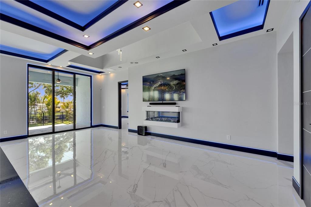 6530 Simone Shores Circle Apollo Beach, FL 33572 - Photo 13 of 81