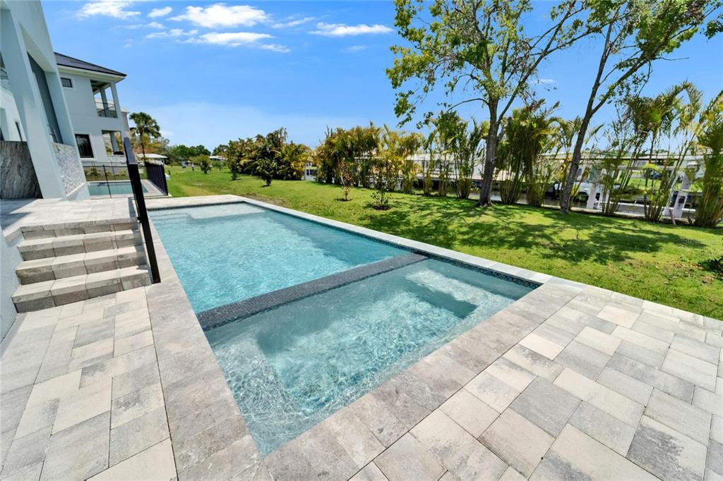 6530 Simone Shores Circle Apollo Beach, FL 33572 - Photo 3 of 81
