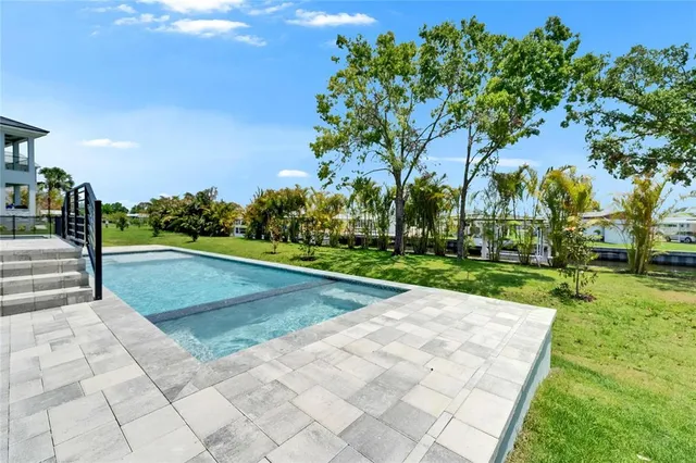 $1,549,000 | 6530 Simone Shores Circle, Apollo Beach, FL 33572