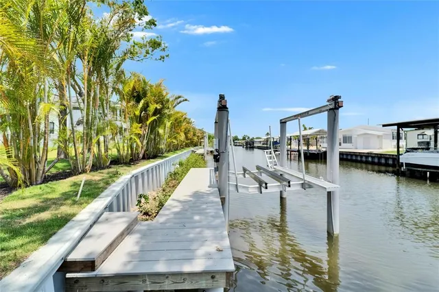 $1,549,000 | 6530 Simone Shores Circle, Apollo Beach, FL 33572