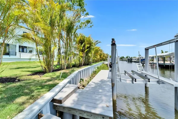 $1,549,000 | 6530 Simone Shores Circle, Apollo Beach, FL 33572