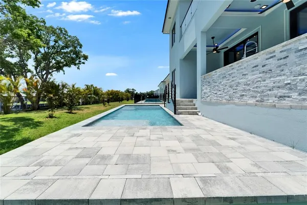 $1,549,000 | 6530 Simone Shores Circle, Apollo Beach, FL 33572