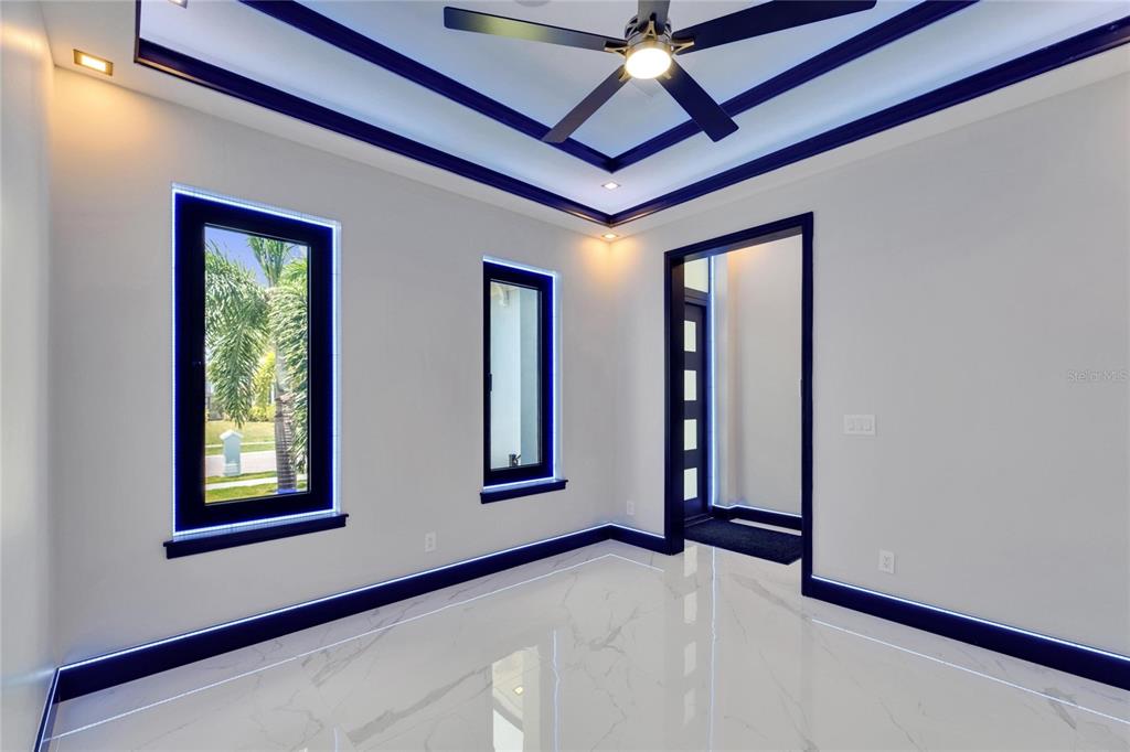 6530 Simone Shores Circle Apollo Beach, FL 33572 - Photo 8 of 81