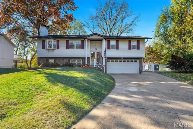 $415,000 | 42 Chestnut Avenue, Webster Groves, MO 63119