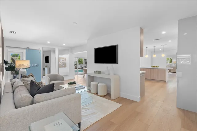 $2,770,000 | 3341 Northeast 38th Street, Fort Lauderdale, FL 33308