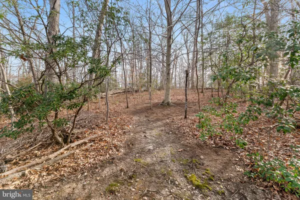 $525,000 | 331 Braehead Drive, Fredericksburg, VA 22401