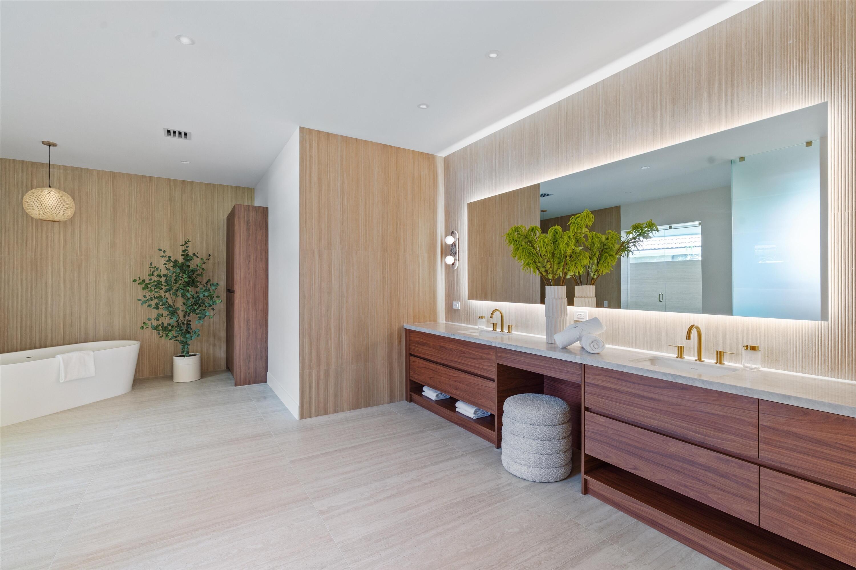 4484 Bocaire Boulevard Boca Raton, FL 33487 - Photo 17 of 40 Primary bath
