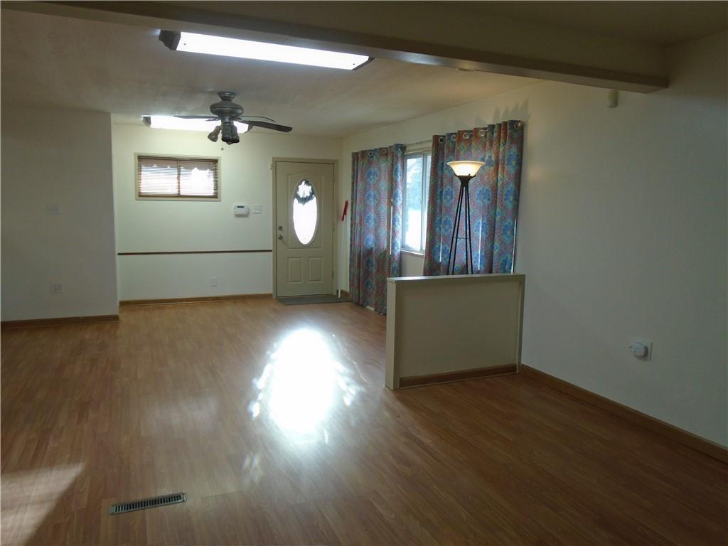 349 New York Avenue Rochester, PA 15074 - Photo 4 of 23
