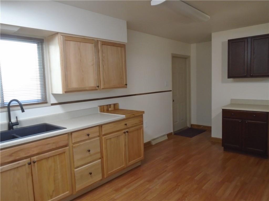 349 New York Avenue Rochester, PA 15074 - Photo 7 of 23