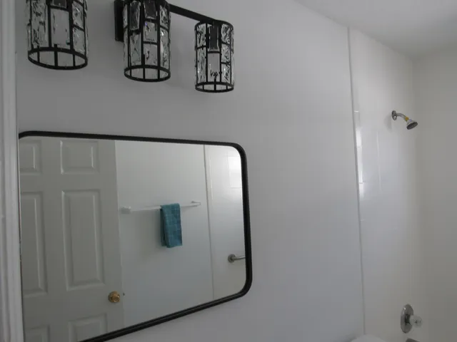 a picture of a bathroom