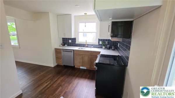 $374,900 | 332 Cedar Road, Hellertown, PA 18055